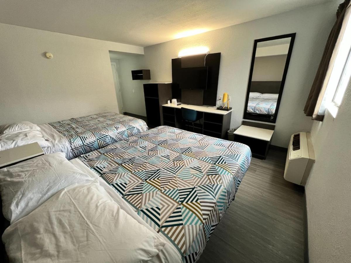 6-council Bluffs, Ia - Omaha East 2*