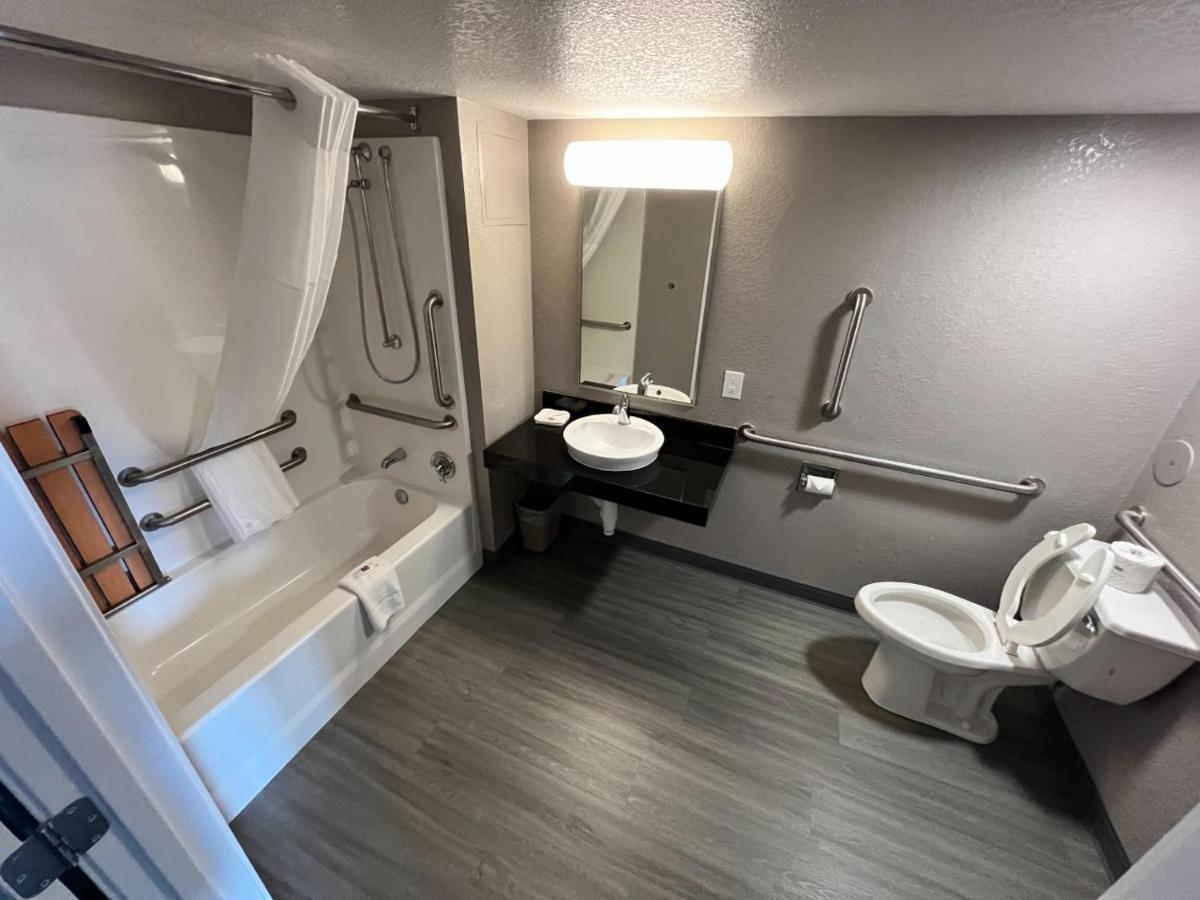 6-council Bluffs, Ia - Omaha East